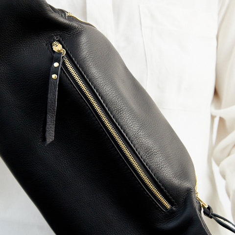 EARLY, MAX HIPBAG, BLACK, OLIVE TANNED LEATHER, MADE IN GERMANY, SUSTAINABLE DESIGN, FAIR FASHION, BUM BAG, BIG HIPBAG